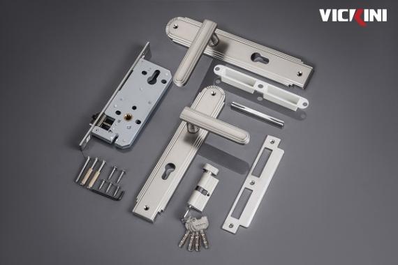 THE ROLE OF EACH PARTS IN PLATE DOOR LOCK